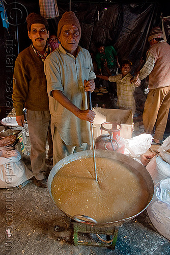 langar (free community kitchen) - amarnath yatra (pilgrimage) - kashmir, amarnath yatra, community kitchen, cooking, cooks, food, free kitchen, hindu pilgrimage, kashmir, langar, pilgrim