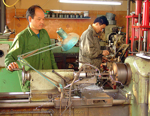 lathe machine tool - machine shop - vietnam, cao bằng, machine shop, machine tool, machine tooling, man, metal lathe, operating, operator, running, turning, worker, working, workshop