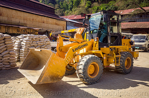 liugong wheel loader - balatoc mines (philippines), balatoc mines, front loader, gold mine, liugong, luigong 816c, wheel loader