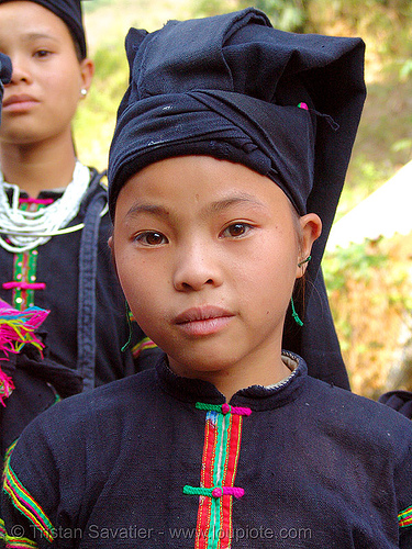 "lo lo den" tribe girl - vietnam, black lo lo tribe, children, colorful, girls, headdress, hill tribes, indigenous, kids, little girl, lo lo den tribe