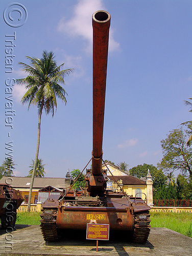 m107 175mm self-propelled gun (artillery) - war - vietnam, 175mm gun, 175mm self-propelled artillery, 175mm self-propelled gun, army museum, army tank, hué, m107, military, rusty, vietnam war