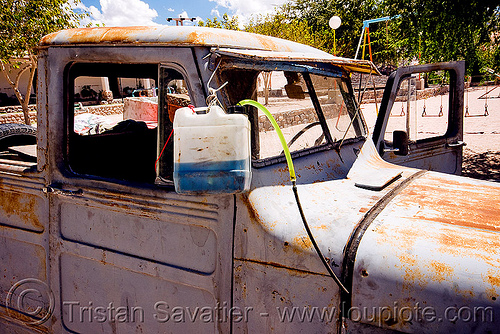 makeshift fuel tank - old jeep (argentina), 4x4, a015904, all-terrain, argentina, cafayate, calchaquí valley, classic car, farmer truck, fuel line, fuel tank, gas tank, gasoline, jerrycan, lorry, makeshift, molinos, noroeste argentino, old, petrol, pickup truck, pipe, plastic can, plastic tank, rusty, valles calchaquíes, willy's jeep