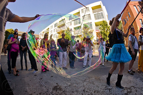 making giant soap bubbles, giant soap bubble