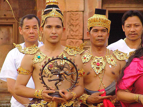men in traditional royal thai costumes - ปราสาทหินพนมรุ้ง - phanom rung festival - thailand, headdresses, men, performers, princes, royal, traditional costumes, ปราสาทหินพนมรุ้ง