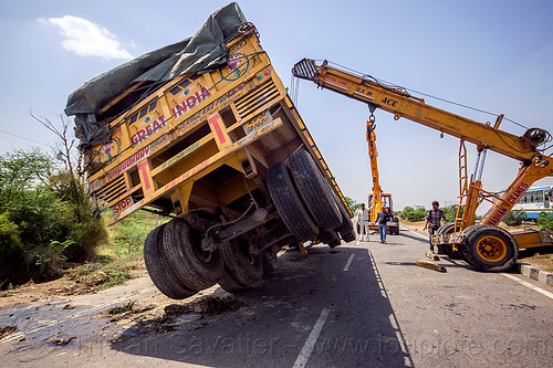 mobile cranes lift overturned semi-trailer truck (india), ace 12xw, artic, articulated truck, at work, crane truck, crash, lorry accident, men, mobile crane, overturned, pradhan cranes, road, semi-trailer, tata motors, tractor trailer, traffic accident, truck accident, working, yellow