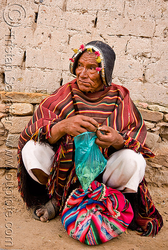montero leather hat (bolivia), bolivia, coca leaves, hat, indigenous, old man, quechua, tarabuco, woman