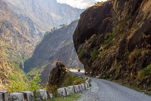 mountain road - overhanging rock (india), alaknanda valley, motorcycle touring, mountain road, mountains, overhanging rock