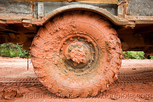 muddy wheel - gaz-66 russian truck (laos), 4x4 trucks, all terrain, army trucks, lorry, military trucks, mud, road, tire, truck, газ, го́рьковский автомоби́льный заво́д