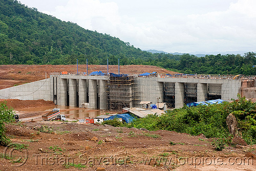 nam theun 2 hydroelectric project (laos) - regulation dam on downstream canal, concrete, construction, dam, flood control, floodgates, hydro-electric, nam theun 2 hydroelectric project, nam theun power company, ntpc
