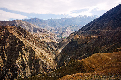 near lamayuru - leh to srinagar road - ladakh (india), ladakh, lamayuru, landscape, mountains, v-shaped valley