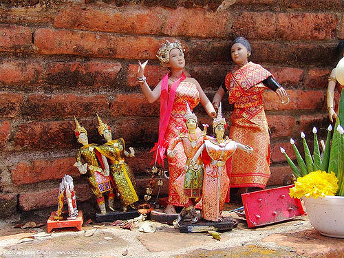 offerings on altar - อุทยาน ประวัติศาสตร์ สุโขทัย - เมือง เก่า สุโขทัย - sukhothai - thailand, altar, dolls, figures, offerings, statues, sukhothai, temple, wat, อุทยาน ประวัติศาสตร์ สุโขทัย, เมือง เก่า สุโขทัย