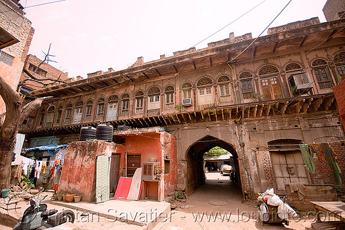 old haveli (mansion) converted into lodging for poor people - delhi (india), architecture, building, delhi, facade, haveli, old house, paharganj
