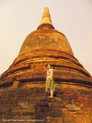 old stupa - si satchanalai chaliang historical park - sukhothai (thailand), ruins, stupa, temple, woman, อุทยานประวัติศาสตร์ศรีสัชนาลัย