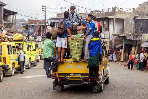 overloaded jeep taxi - tata spacio (india), 4x4, east khasi hills, indigenous, jeeps, meghalaya, overloaded, pynursla, rattan basket, tata motors, tata spacio, taxi