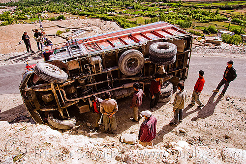 overturned truck - khardungla pass - ladakh (india), crash, khardung la pass, ladakh, lorry accident, men, mountain pass, overturned truck, road, rollover, tata motors, traffic accident, truck accident, wreck