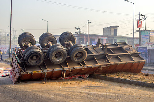 overturned truck trailer (india), artic, articulated truck, crash, median, overturned, road, rollover, semi trailer, tractor trailer, traffic accident, underbelly, wreck