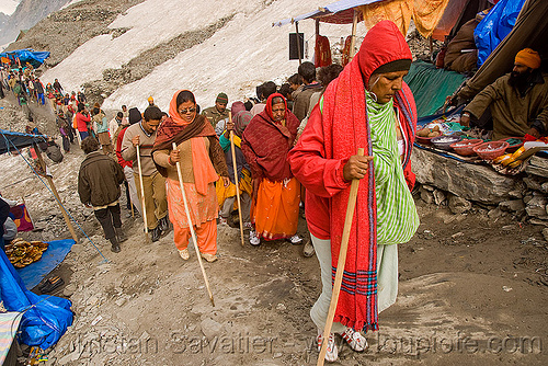 pilgrims with walking sticks, heading for the cave - amarnath yatra (pilgrimage) - kashmir, amarnath yatra, hiking canes, hindu pilgrimage, kashmir, mountains, pilgrims, snow, trail, walking sticks