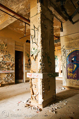 pillar - abandoned hospital (presidio, san francisco), abandoned building, abandoned hospital, graffiti, peeling paint, presidio hospital, presidio landmark apartments, trespassing