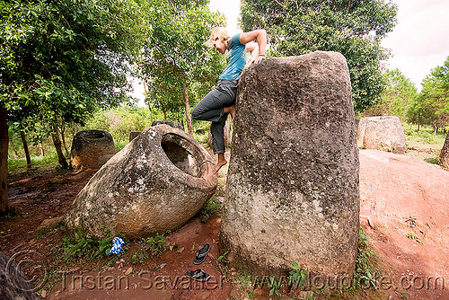 plain of jars - site 2 - phonsavan (laos) - sabine going inside giant stone jars, archaeology, phonsavan, plain of jars, stone jars