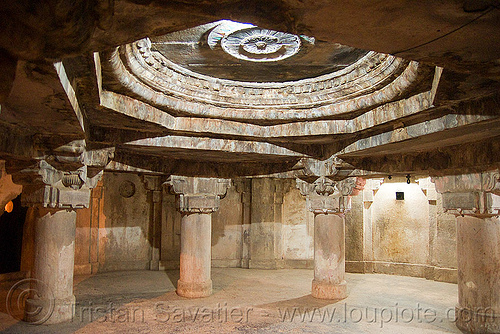 prison - gwalior fort (india), architecture, columns, fort, fortress, gwalior, inside, interior, jail, mansingh palace, pillars, prison, rotunda, vault, ग्वालियर क़िला