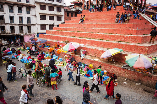 red pyramid on durbar square in kathmandu (nepal), crowd, durbar square, farmers market, hindu temple, hinduism, kathmandu, maju deval, pyramid, red, umbrellas