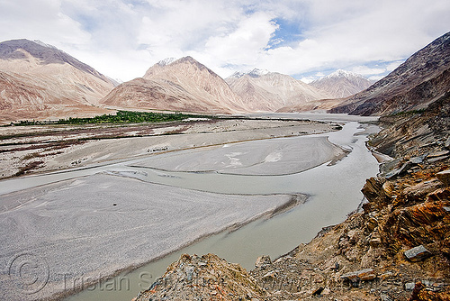 river bed - nubra valley - ladakh (india), ladakh, landscape, mountain river, mountains, nubra valley, river bed