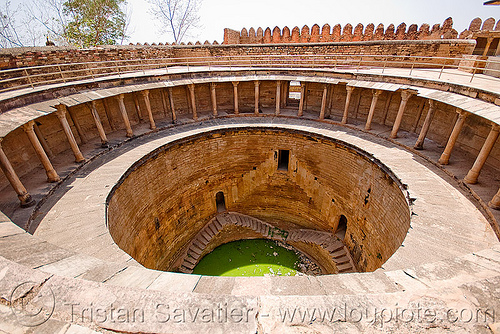 round stepwell - gwalior fort (india), architecture, circular, columns, gwalior, round, stepwell, water well