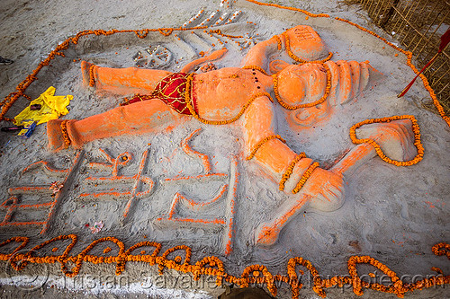 sand sculpture of hanuman (india), bhagwa, flower offerings, gadhai, hanuman, hindu deity, hindu god, hindu pilgrimage, hinduism, kumbh mela, marigold flowers, saffron color, sand altar, sand sculpture