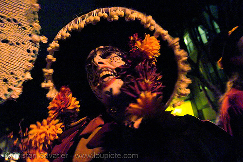 skull makeup - woman with round hat - dia de los muertos - halloween (san francisco), costumes, day of the dead, dia de los muertos, face painting, facepaint, flowers, halloween, hat, night, sugar skull makeup, woman