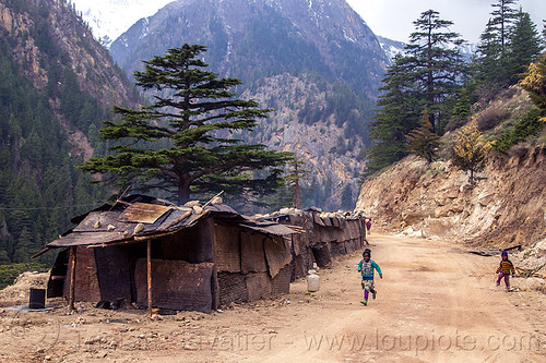 small kids living in shanty houses (india), bhagirathi valley, boy, camp, children, kids, little girl, mountain road, mountains, shanty houses