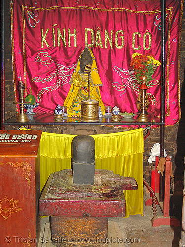 stone lingam - linga - po nagar cham towers (nha trang) - vietnam, cham temples, hindu temple, hinduism, nha trang, shiva linga, shiva lingam, shivling