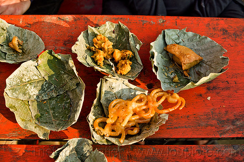 street food in leaves plates (india), dish, environment, hindu pilgrimage, hinduism, kumbh mela, lead, leaves, plates, street food, sweets, table