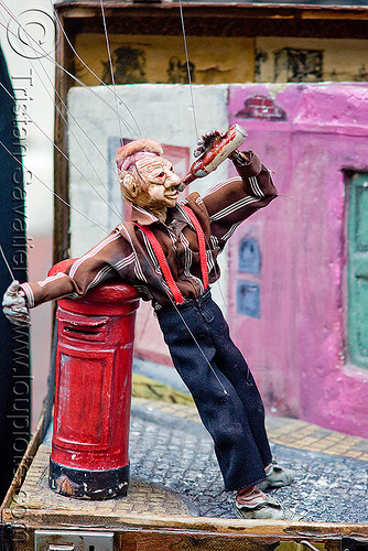 string puppet - marionette, argentina, buenos aires, drinking, drunk, marionette, san telmo, string puppet