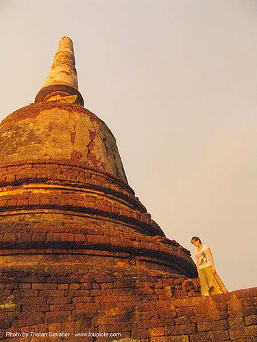 stupa - อุทยานประวัติศาสตร์ศรีสัชนาลัย - si satchanalai chaliang historical park, near sukhothai - thailand, ruins, stupa, temple, woman, อุทยานประวัติศาสตร์ศรีสัชนาลัย