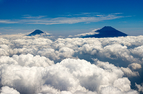 sundoro and sumbing volcanoes in central java (indonesia), aerial photo, clouds, cone, mountains, stratovolcanoes, stratovolcanos, sumbing, sundoro, volcanoes