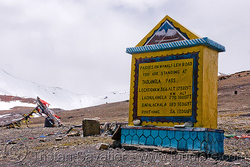 tanglang pass - manali to leh road (india), ladakh, mountain pass, mountains, road marker, sign, taglangla, tanglang pass, tanglangla