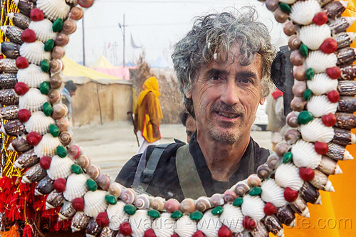 tristan savatier at kumbh mela 2013 (india), hindu pilgrimage, hinduism, kumbh mela, man, round mirror, self-portrait, selfie