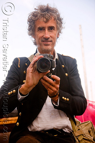 tristan savatier - folsom street fair 2009 (san francisco), camera, man, mirror, photographer, self portrait, selfie