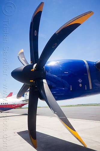 turboprop propeller in feathered pitch position, aircraft, atr-72-212a, atr-72-500, borneo, malaysia, maswings, plane propeller, propeller blades, turboprop engine, turboprop propeller