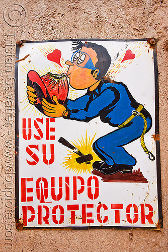 "use su equipo protector" safety sign - potosi (bolivia), bolivia, cerro rico, kissing, man, mina candelaria, mine worker, miner, mining, potosí, safety equipment, safety helmet, safety sign