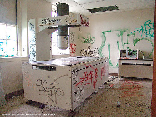 vandalized x-ray machine, abandoned building, abandoned hospital, graffiti, presidio hospital, presidio landmark apartments, radiography, trespassing, vandalized, x-ray machine