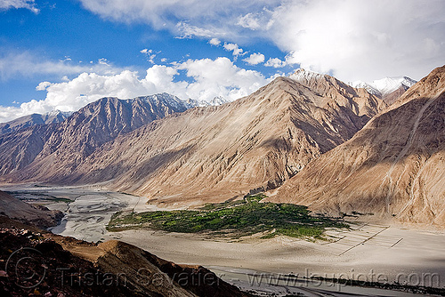view of nubra valley - ladakh (india), ladakh, landscape, mountain river, mountains, nubra valley, river bed, satti