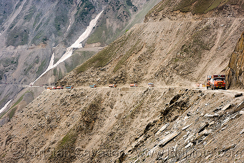 zojila pass - drass valley - leh to srinagar road - kashmir, dras valley, drass valley, kashmir, lorry, mountain pass, mountains, road, trucks, zoji la, zoji pass, zojila pass