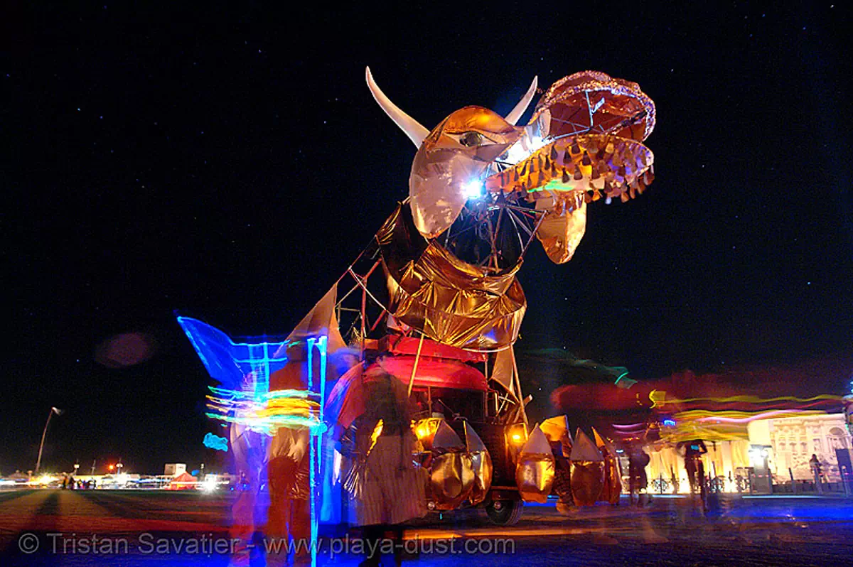 abraxas the dragamuffin - burning-man 2006, abraxas the dragamuffin, art car, art in action, burning man, gaia, gnomadic, mutant vehicles, night
