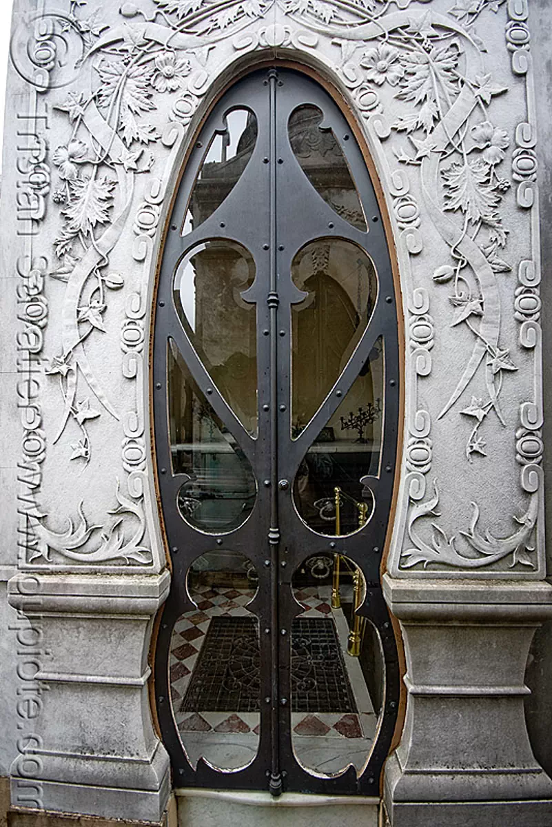 art nouveau tomb door - recoleta cemetery (buenos aires), argentina, art nouveau, buenos aires, door, grave, graveyard, jugendstil, recoleta cemetery, tomb