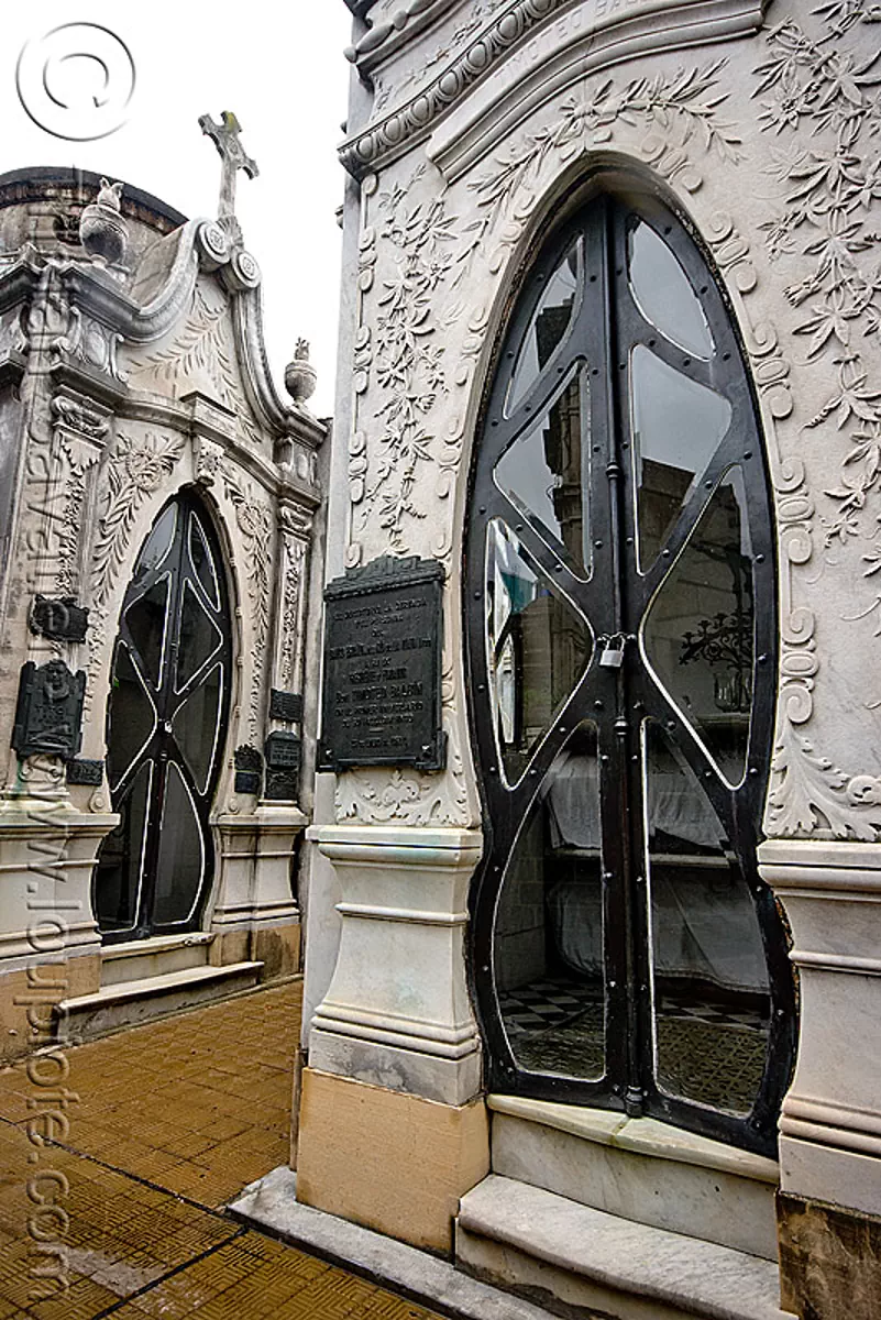 art nouveau tomb doors - recoleta cemetery (buenos aires), argentina, art nouveau, buenos aires, door, grave, graveyard, jugendstil, recoleta cemetery, tomb