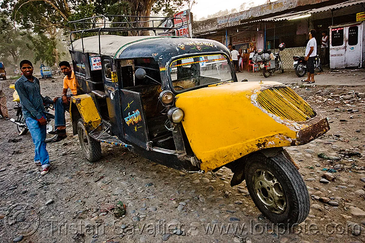 auto rickshaw taxi, bajaj tempo hanseat, india