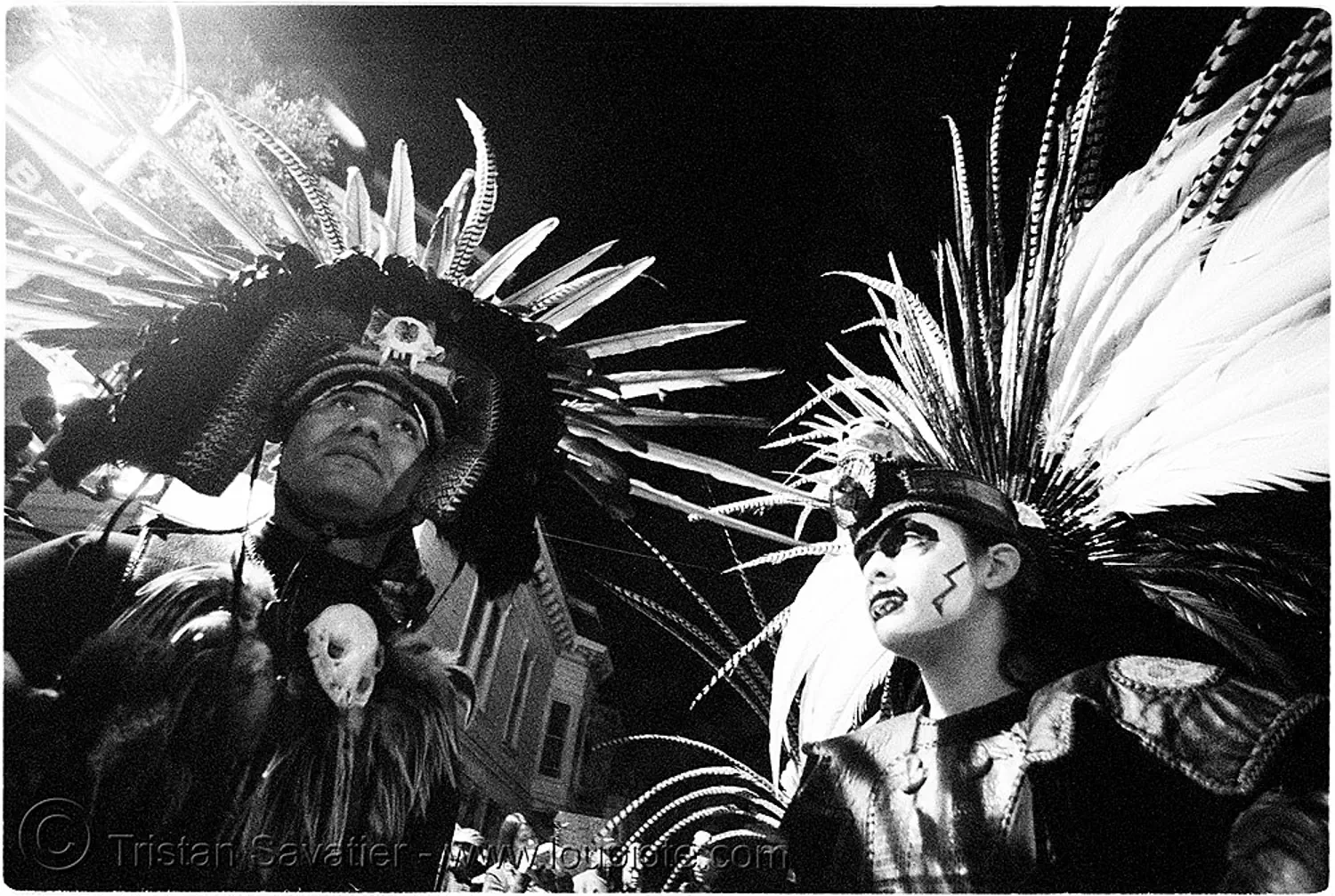 aztec dance group 'xolo, sacred dance' - dia de los muertos - halloween (san francisco) - thomas and teresa, aztec dancer, costumes, day of the dead, dia de los muertos, feathers, halloween, hat, makeup, night, p3200tmz, pushed, sacred dance, thomas, tmax, xolo