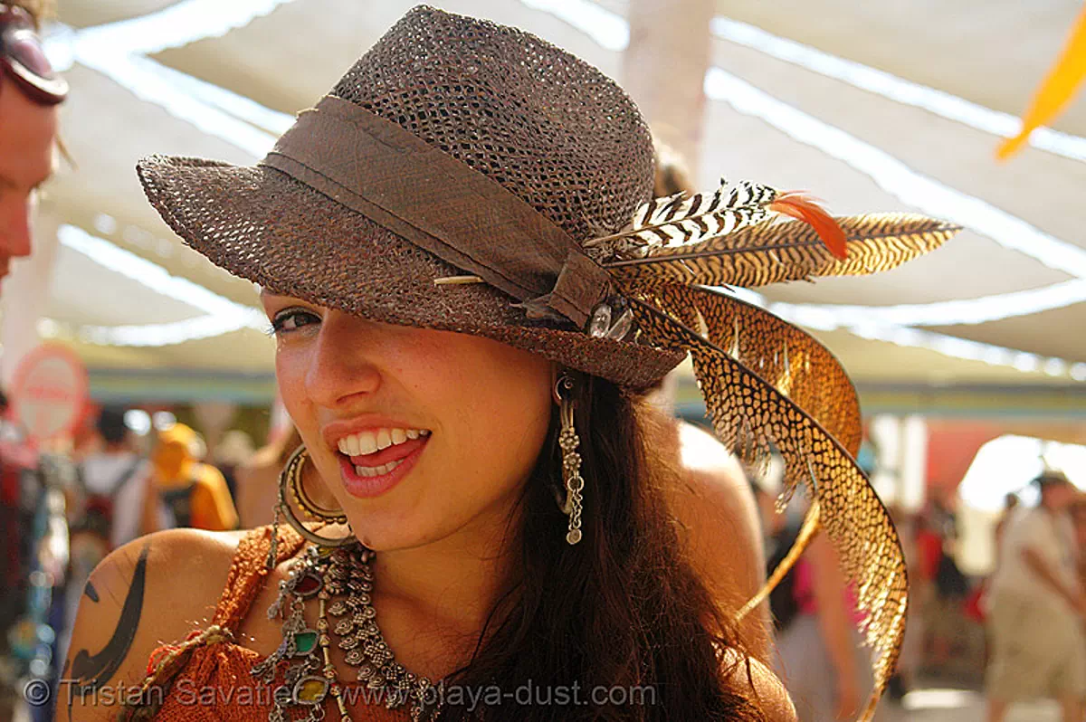 bavarian-style mesh hat with feathers 