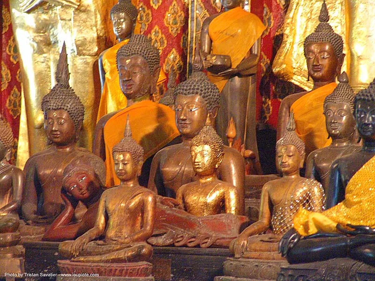 พระพุทธรูป, buddha statues in a wat, thailand